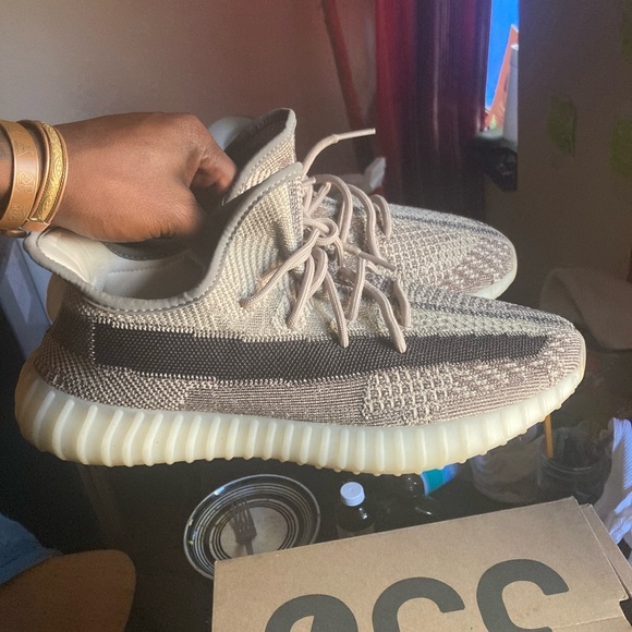 Yeezy 350 v2 zyon - Picture 1 of 7